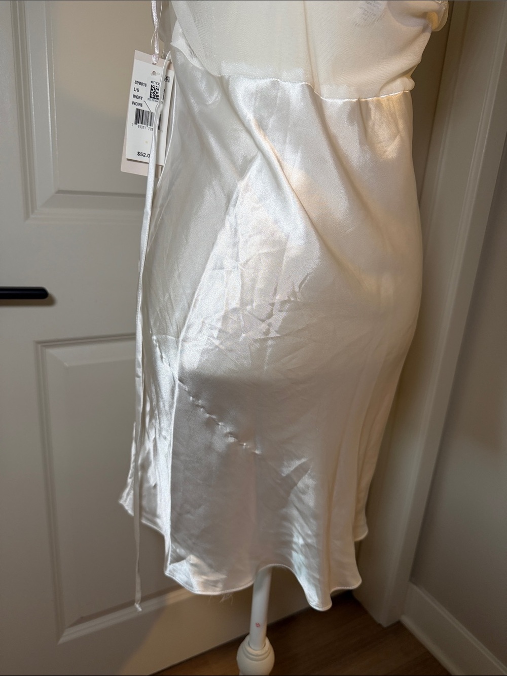 Linea Donatella Ivory Satin Lace-Trim Chemise - Picture 12 of 13